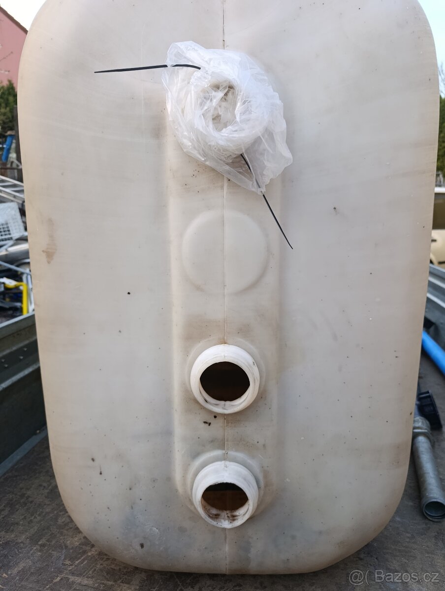 Nádrž 1000 litrů - 2