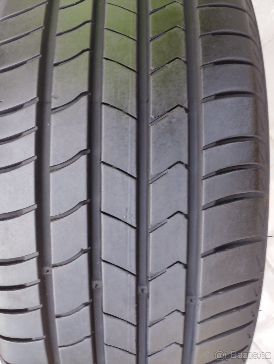 Kumho Ecsta HS51 215/55 R18 95H - 2