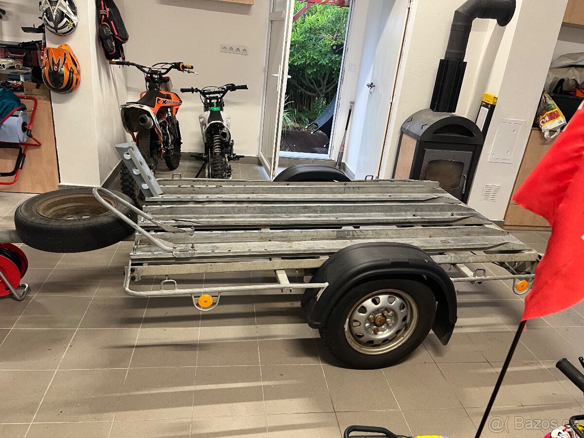 Vlek na motorky - 2