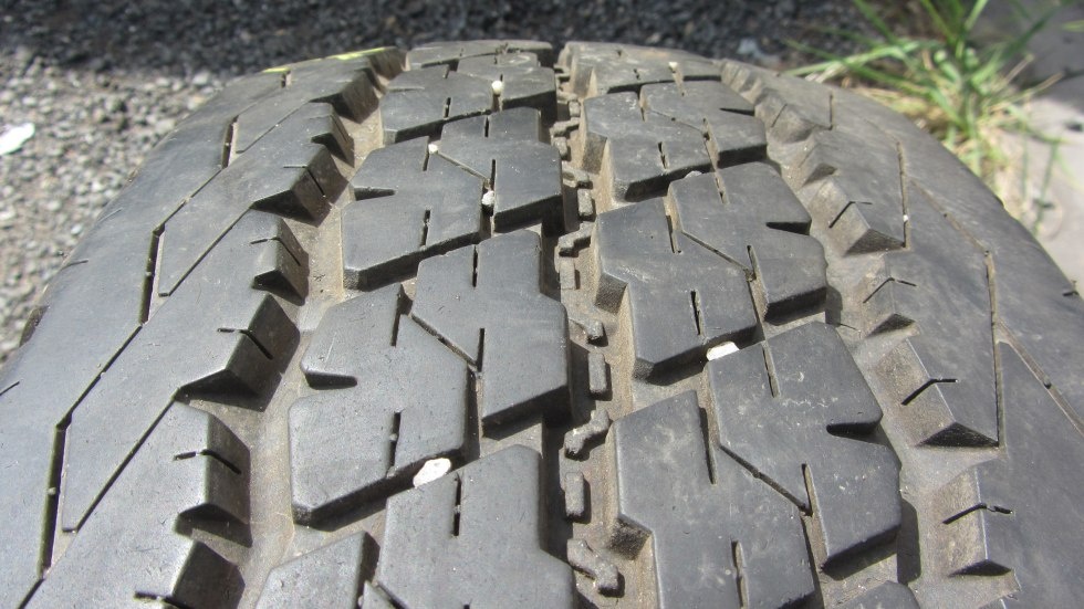 Letní pneumatika Bridgestone 215/70R15c - 2