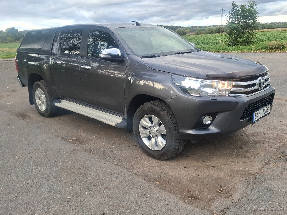 Toyota Hilux 2.4D-4D 6MT 4x4