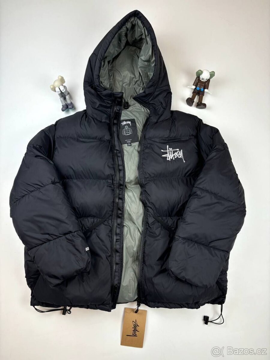Černá péřová bunda Stüssy s kapucí.velikost M - 2