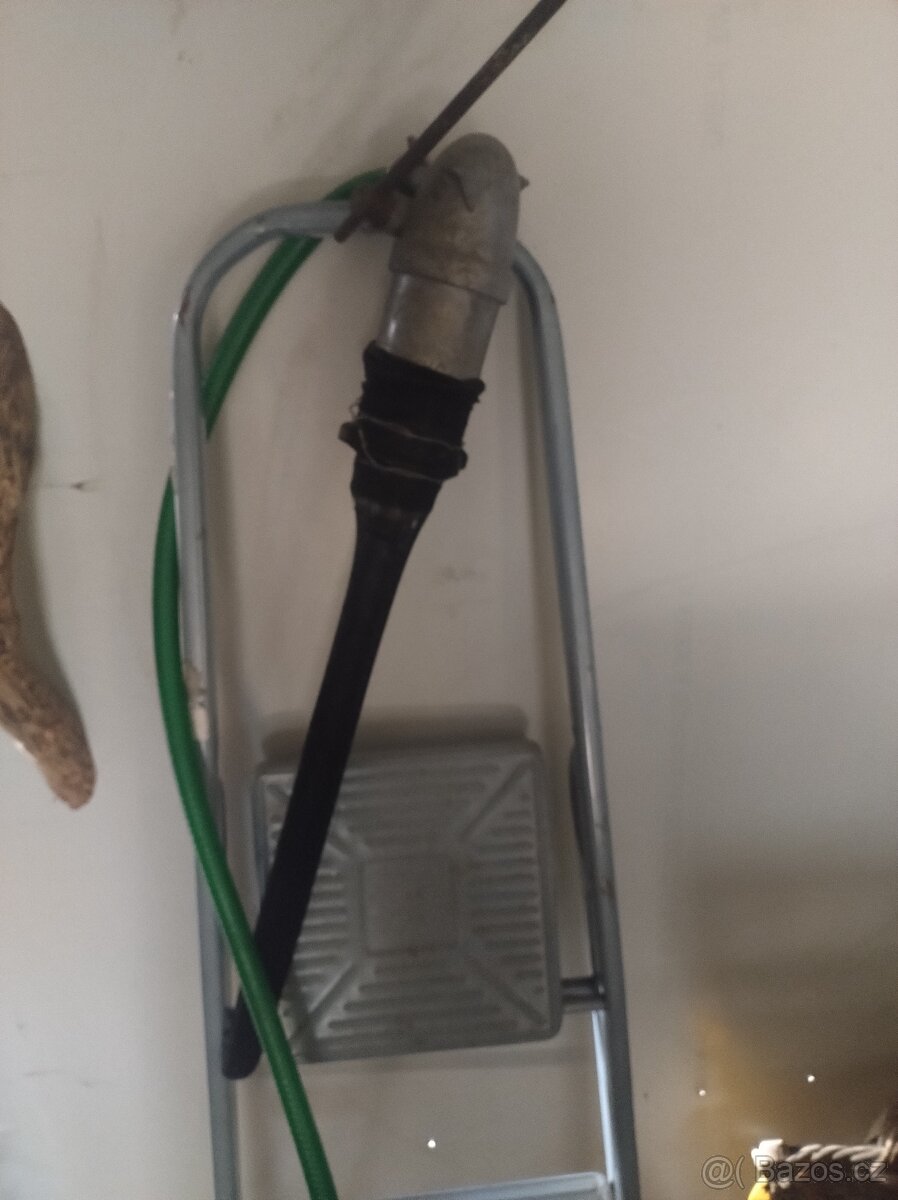 Ruční čerpadlo, pumpa. - 2