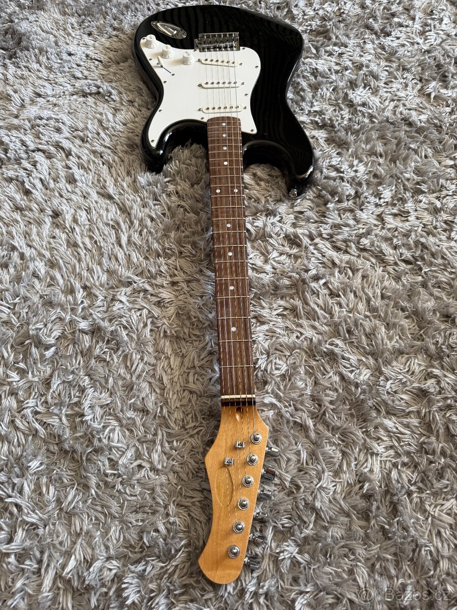 Electricka kytara STAGG - 2