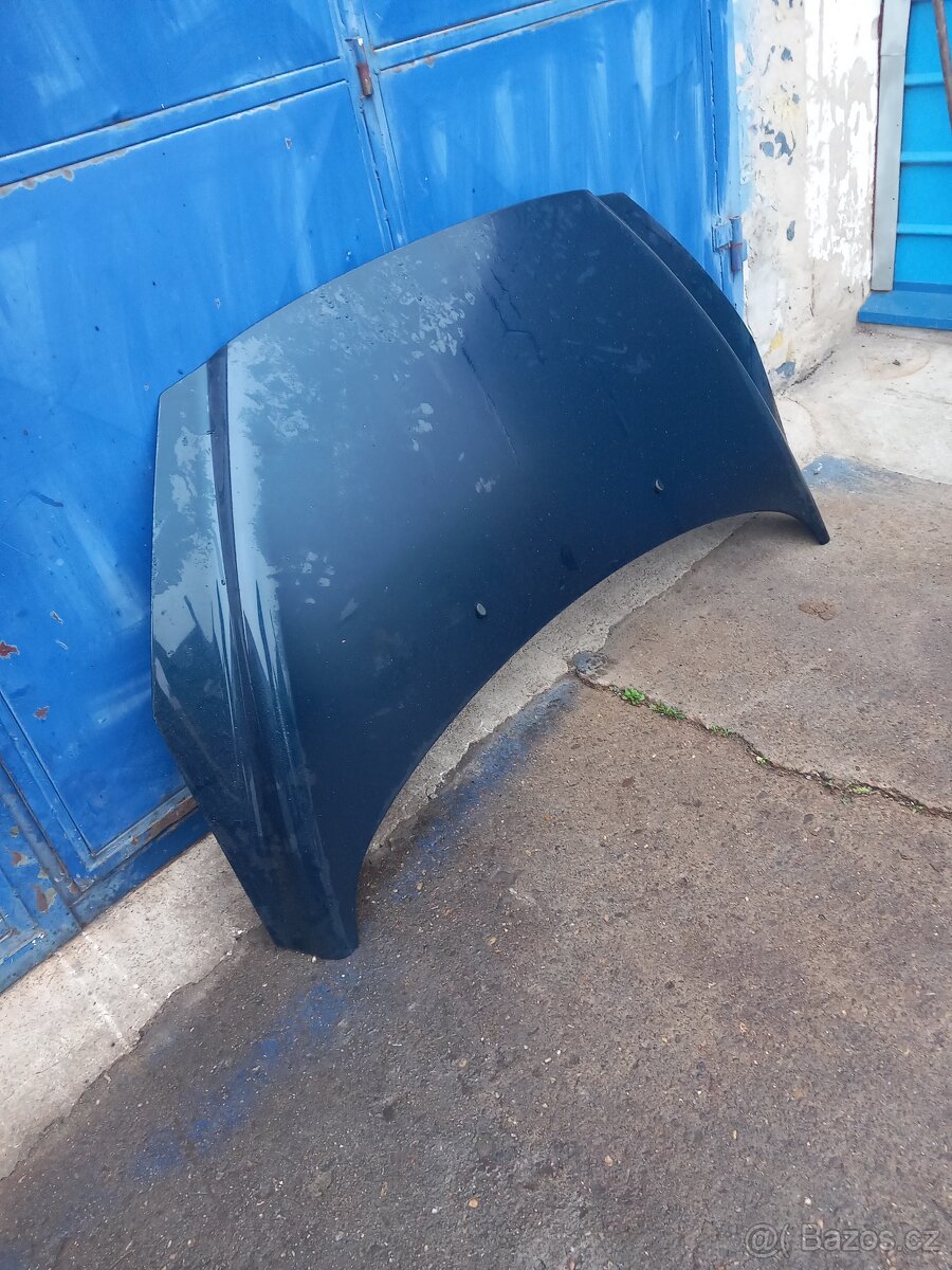 Kapota Peugeot 308 rok 2008 1000kc - 2