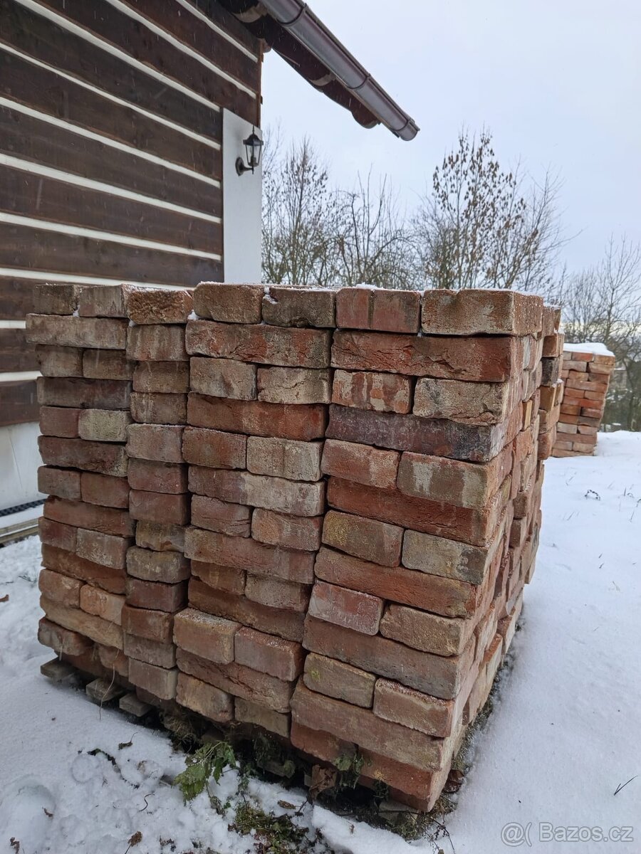 Staré očištěné cihly - 2