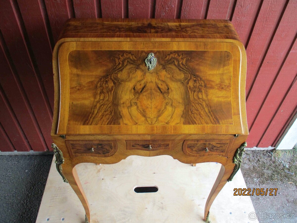 Sekretar orechova korenice - AKCE - 2