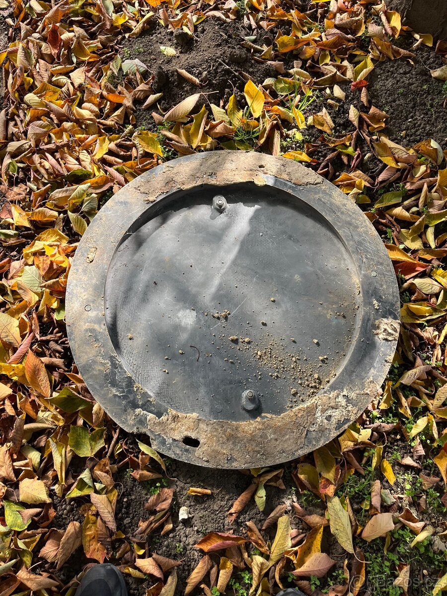 Poklop na jímku plastový 60 cm - 2