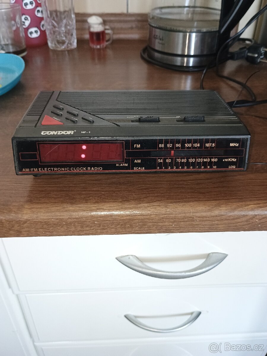 Starý radiobudík Condor - 2