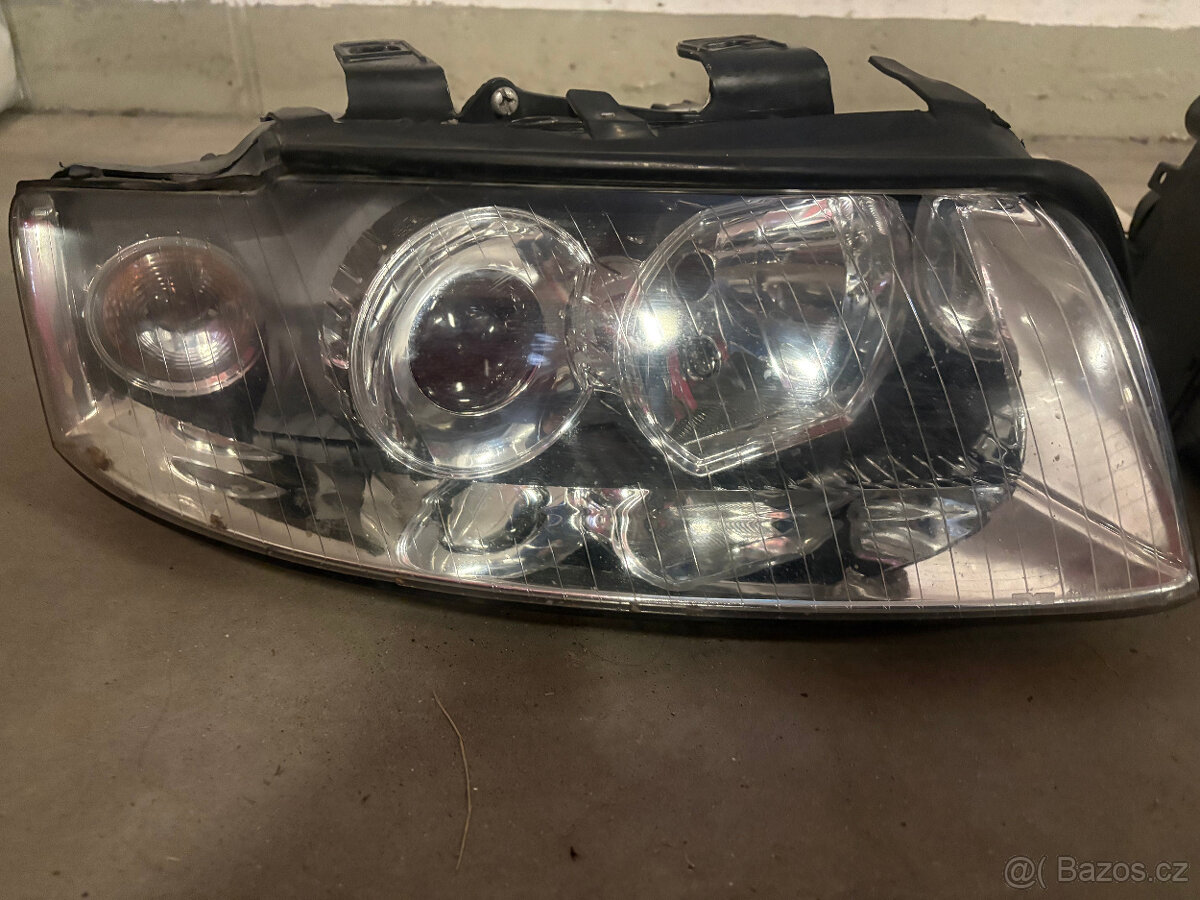 Přední světlomety pro Audi A4 2004/2005 - 2