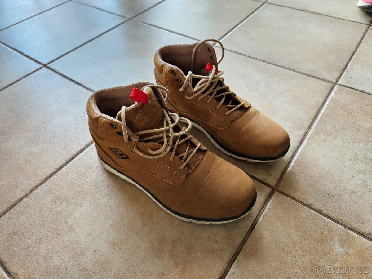 Zimní boty Umbro vel.37,5-Chlapecké - 2