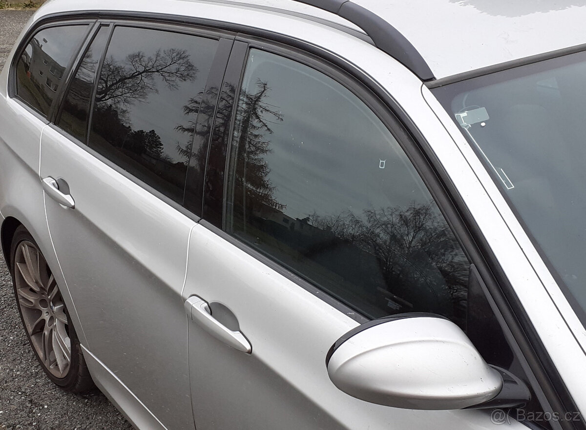 BMW e90 / 91 / e92 - Lesklé M paket akvárka / lišty - 2