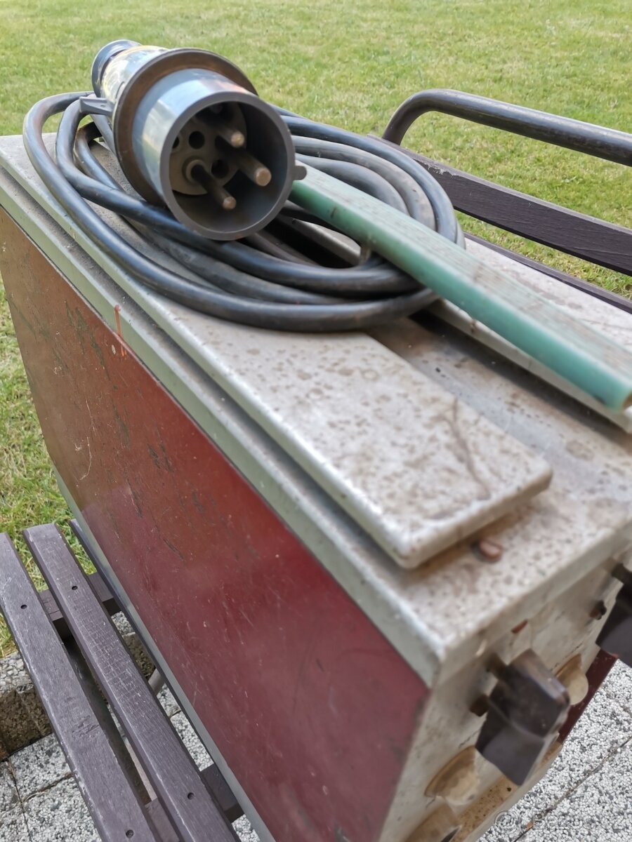 svářecí transformátor 380/220 V - 2