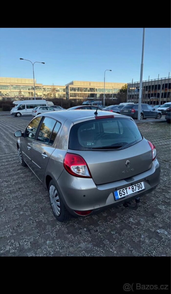 Renault Clio 1.2 Beznin s tažným zařízením - 2