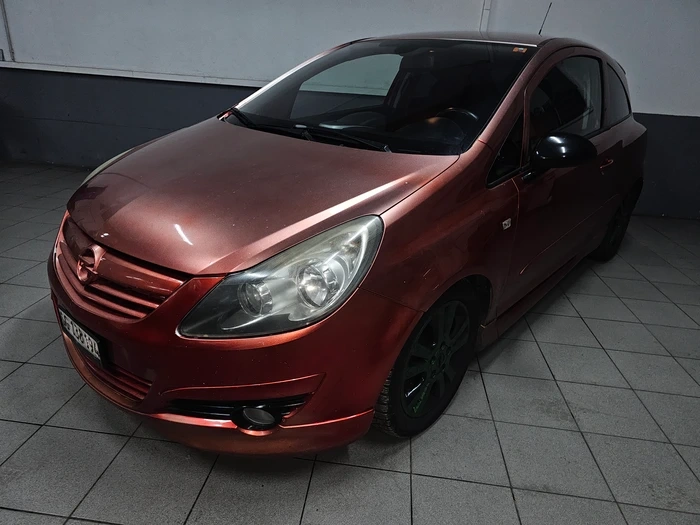 OPEL Corsa 1.6 Turbo GSi - 2