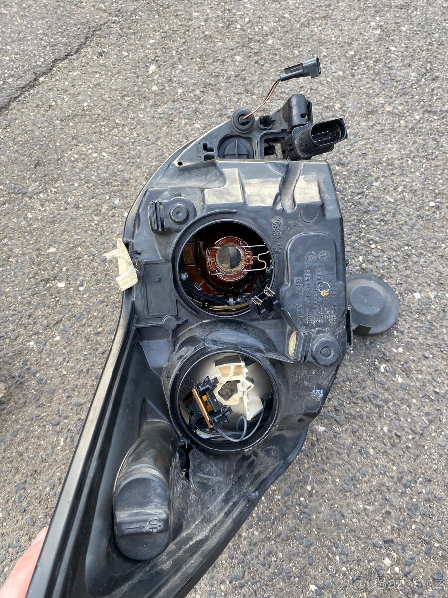 Přední světlomety Ford Focus MK2 – na díly - 2