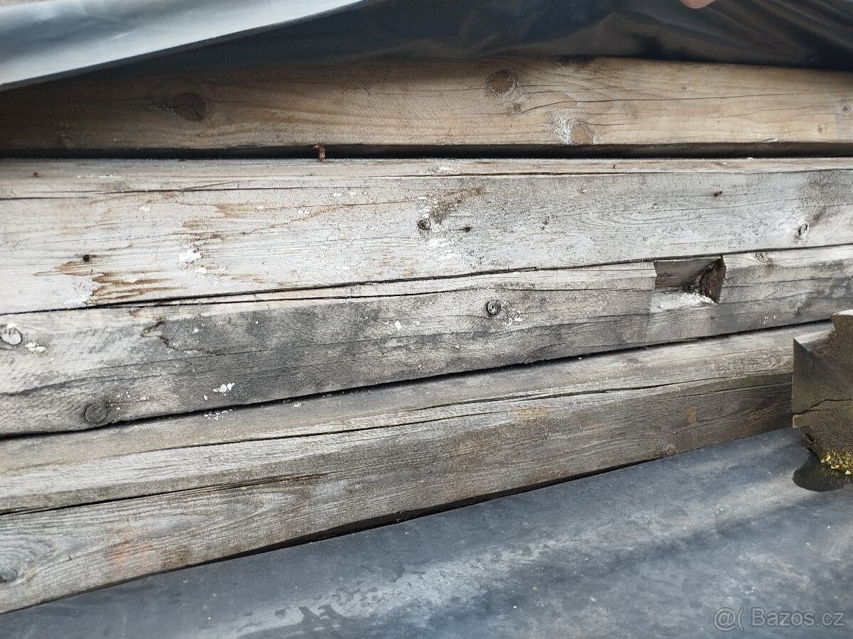 Dřevěné trámy a podlahová prkna - 2