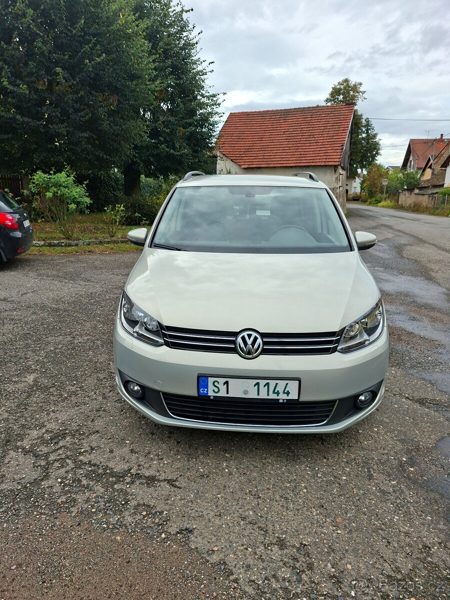 Vw Touran 1.4 TsI 103kw 2015 serviska - 2