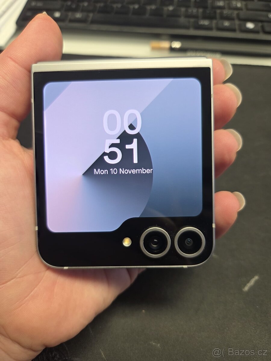 Samsung Galaxy Z Flip6 256 GB - 2