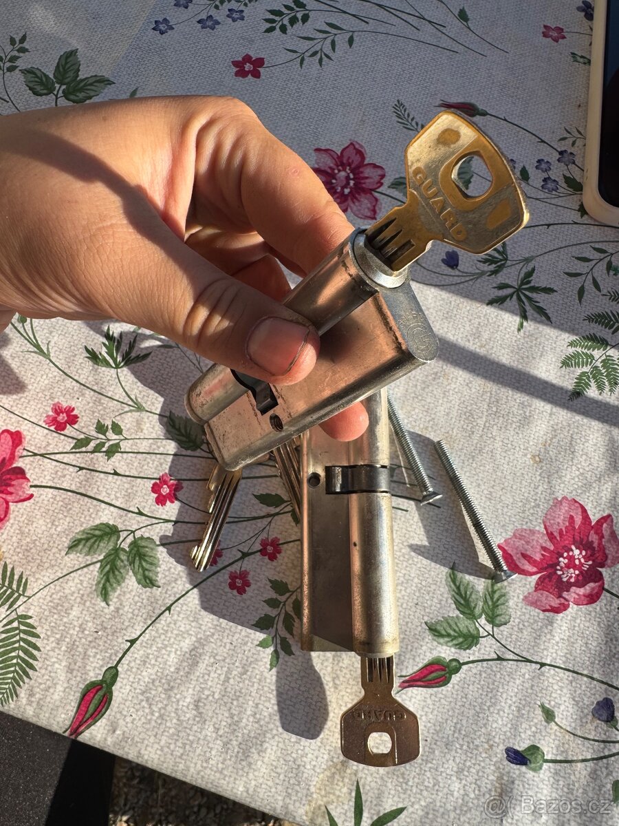 Cilindrová vložka - zámek - 2