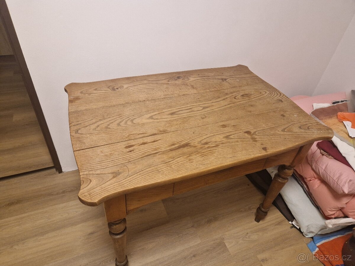 Starožitný stůl - 2