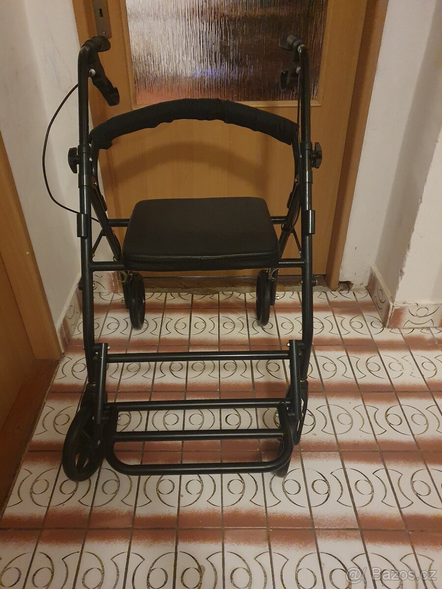 Invalidní chodítko - 2