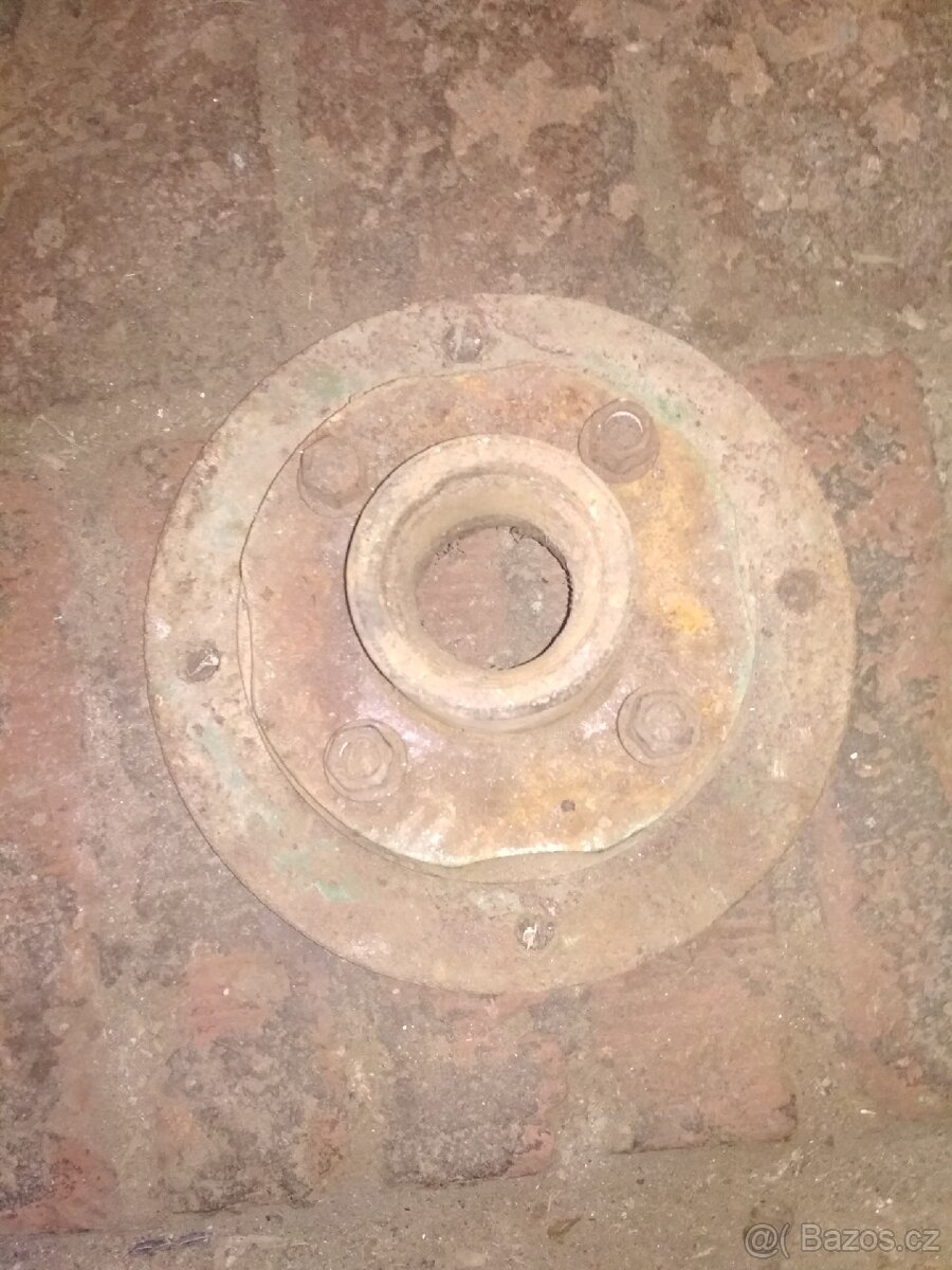 2x náboj kola Zetor 4011 - 2