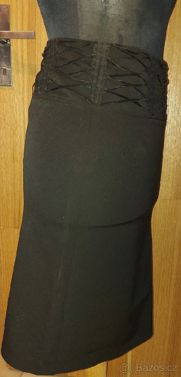Černá společenská sukně. M 38 10. - 2