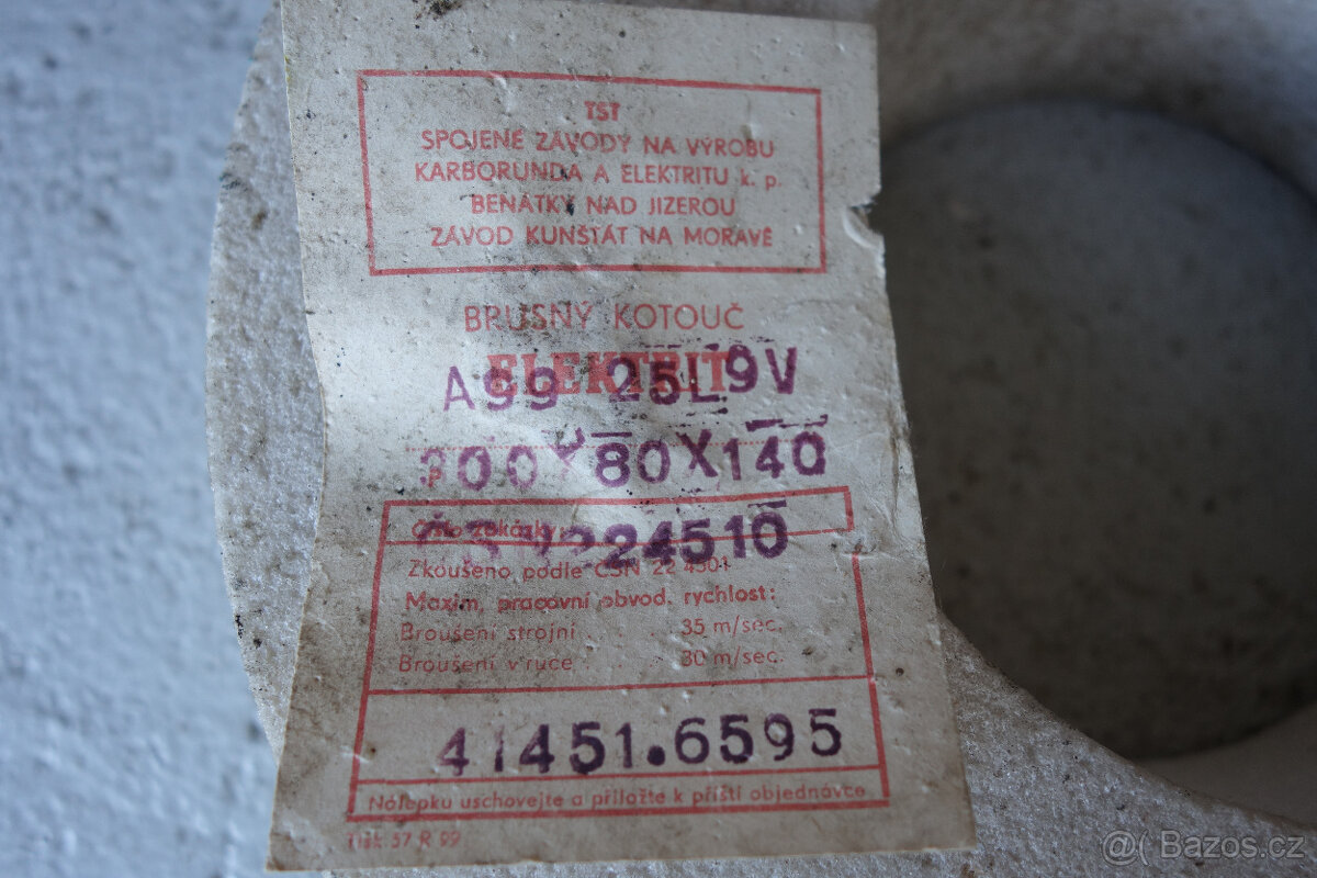 Brusný kotouč 300x80x140 nový - 2