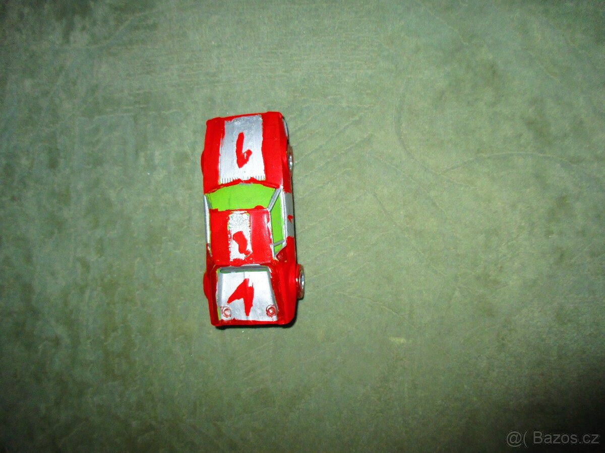 retro-autíčko Detomaso - 2