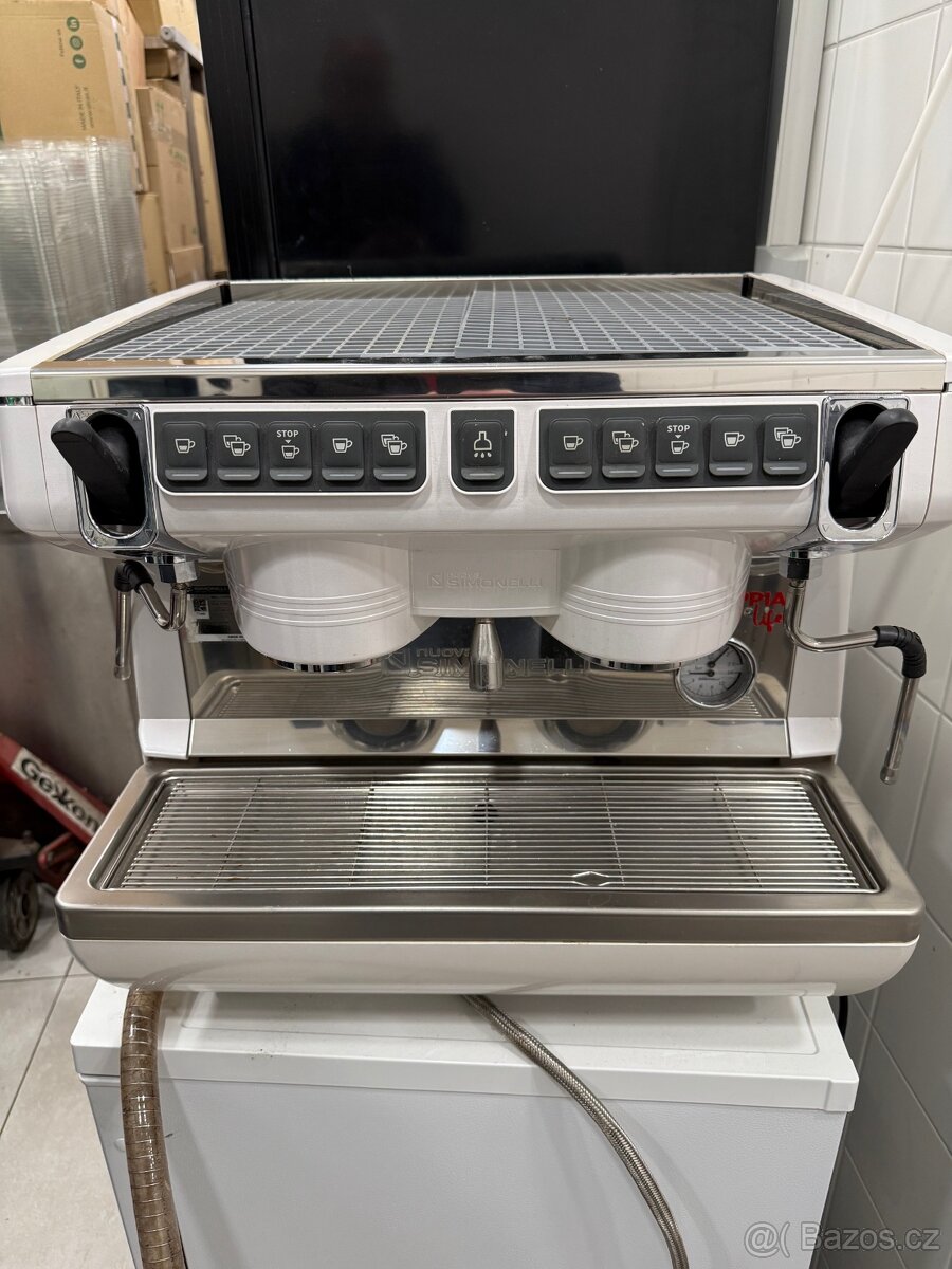 Dvojpakovy kavovar - 2