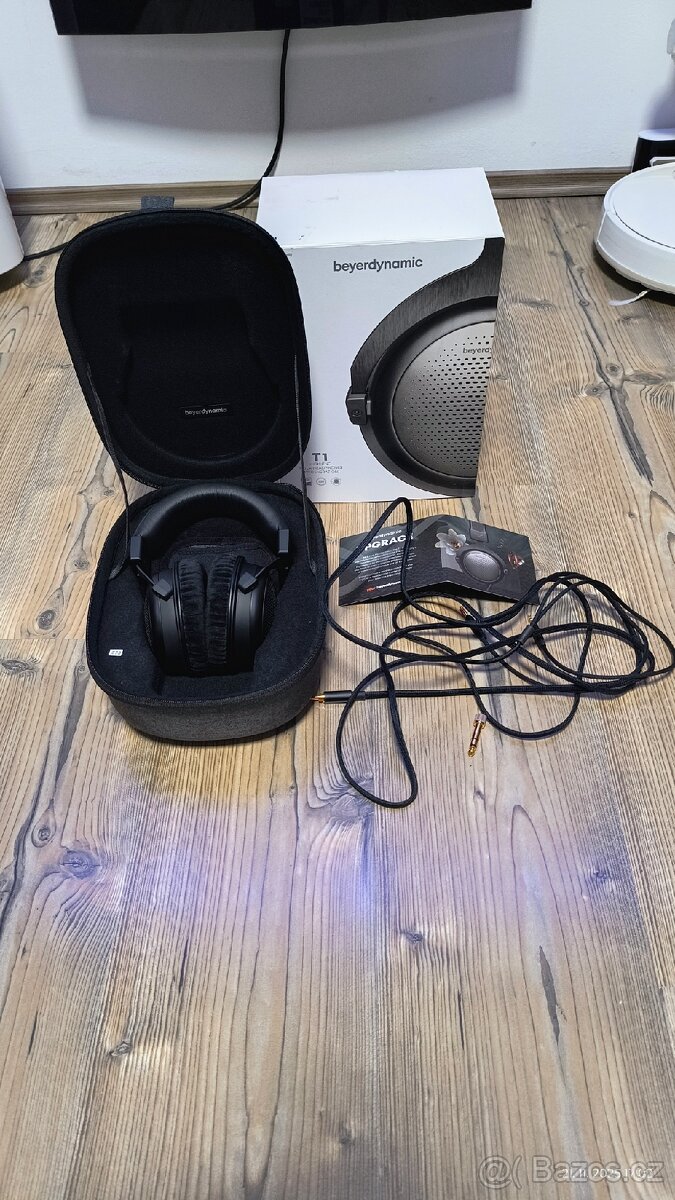 Beyerdynamic T1 (3rd Generation)
- 2