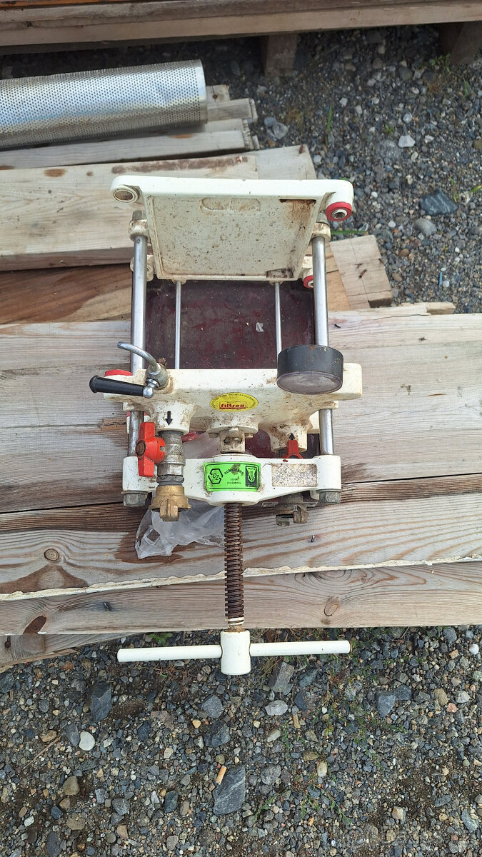 starší filtr na víno - 2