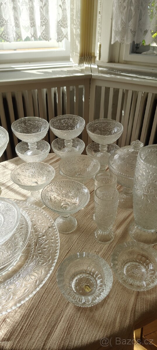 Lisované sklo P. Pánek - 2