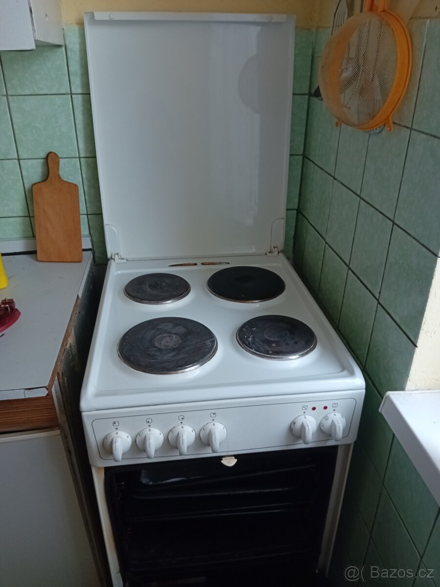 elektrický sporák s troubou - 2