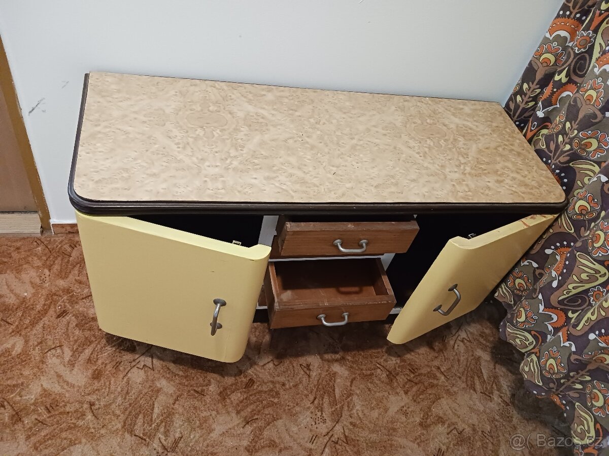 PŘEDSÍŃOVÁ KOMODA 30.LÉTA - 2