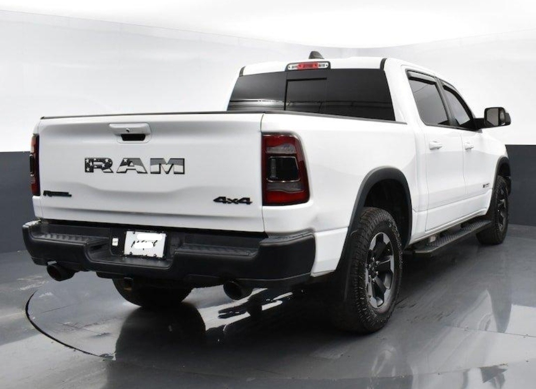 Dodge RAM 1500 Rebel 4x4 5,7 Hemi - 2