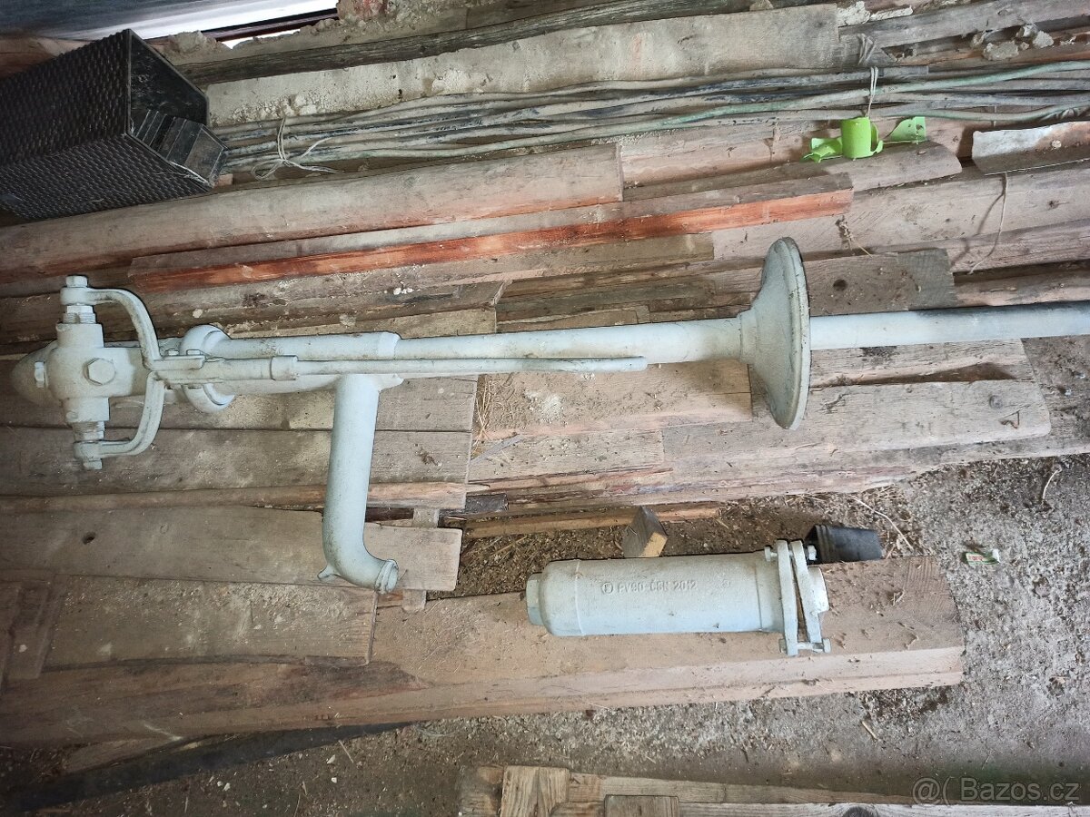 Ruční pumpa na vodu - 2