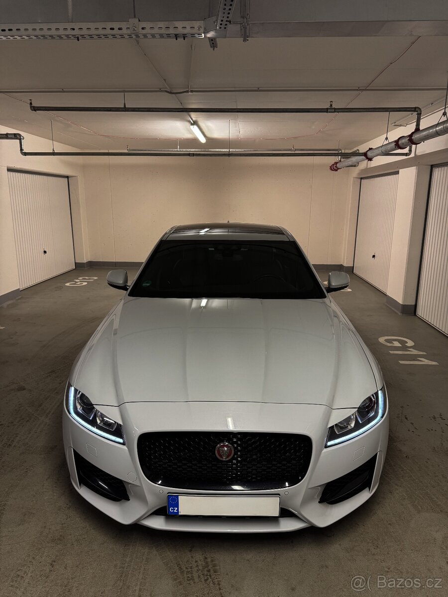 Jaguar XF 3.0D V6 R-SPORT - 2