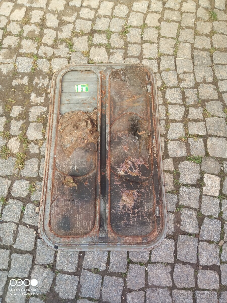 VW T3 kryt motoru - 2