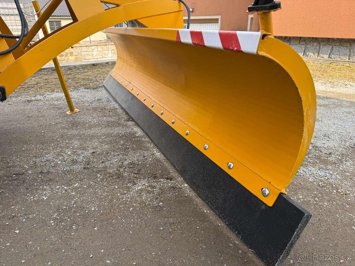 Sněhová radlice za traktor - 2