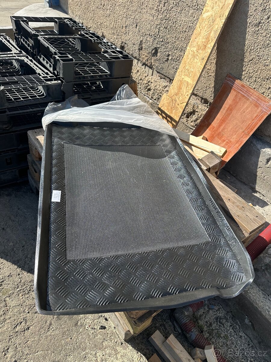 Renault Megane 2002-2009 vana do kufru - 2