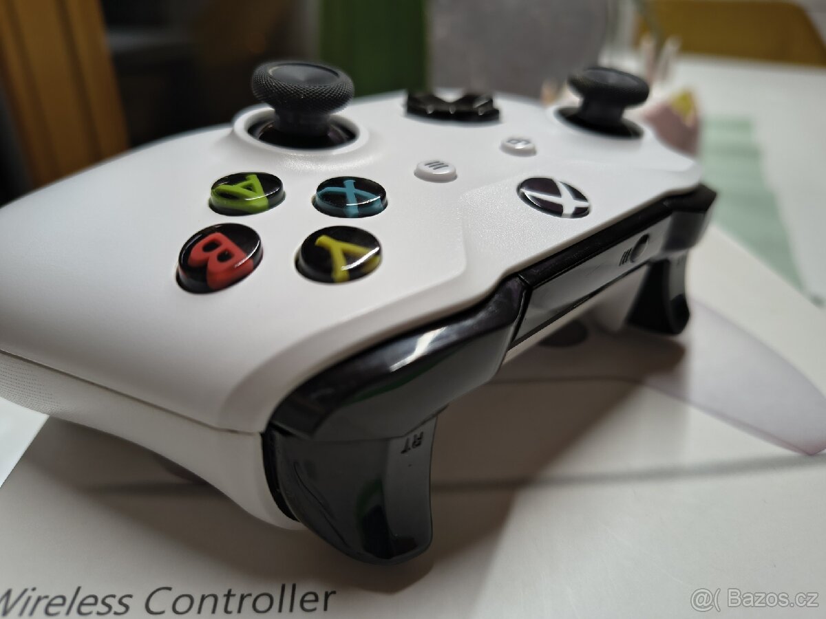 Xbox one ovladač, skvělý stav, krabice - 2