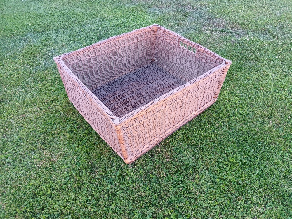 Prodám proutěný koš - 2