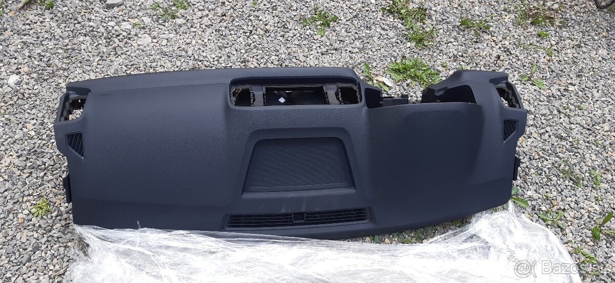 Škoda Karoq nová palubka deska - 2