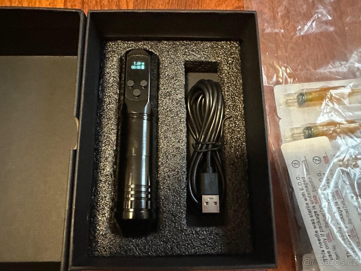 Bezdrátový tetovací strojek + základní sada - 2