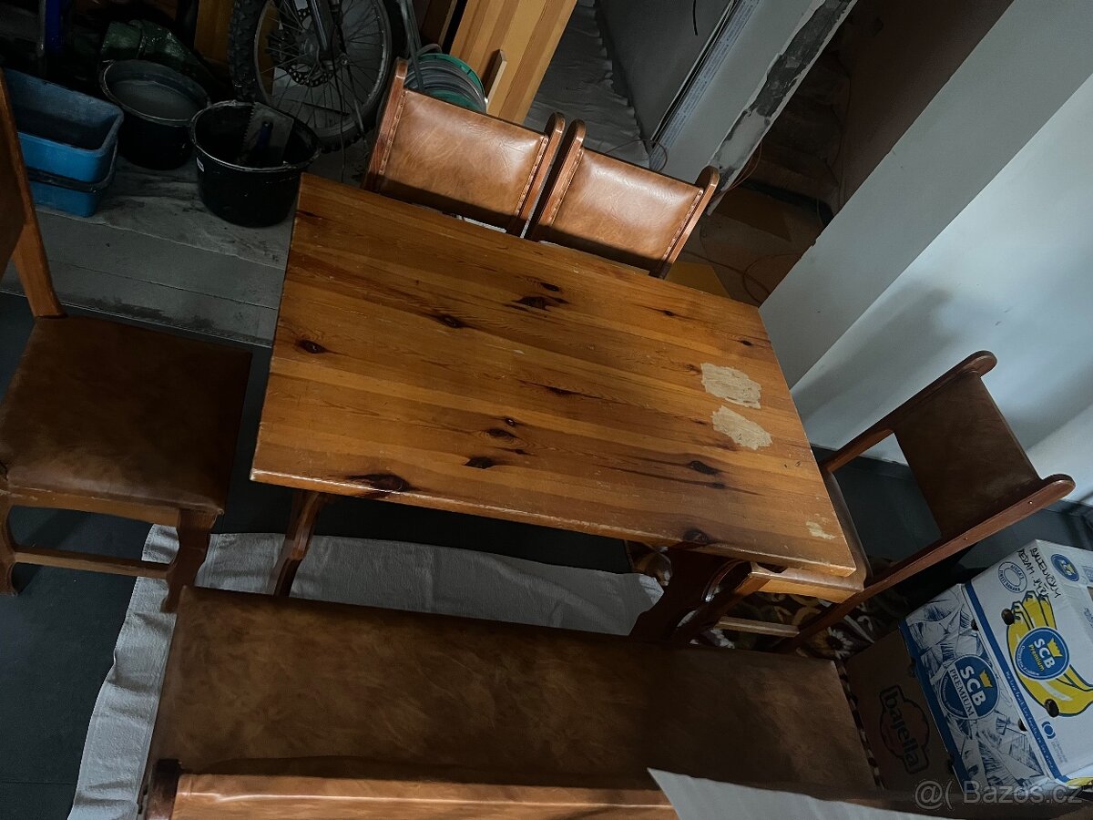 Nabízím dřevěnou jídelní soupravu masiv - 2