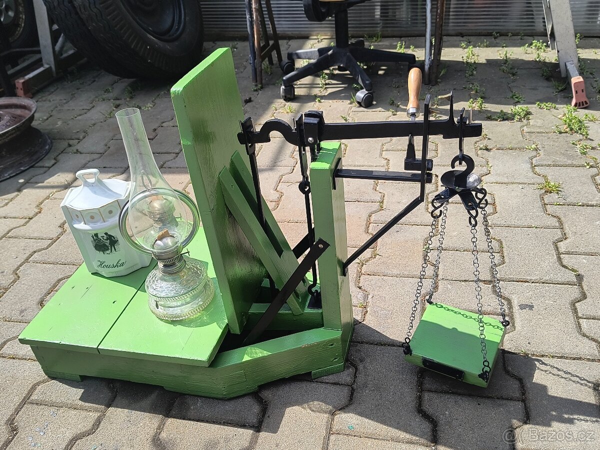 Váha, keramická nádoba, petrolejka - 2