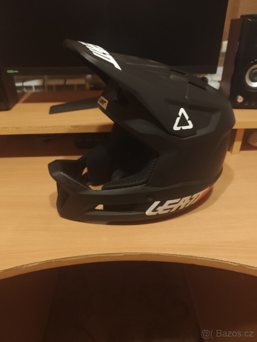 Prodám integrální helmu Leatt MTB 1.0 DH - 2
