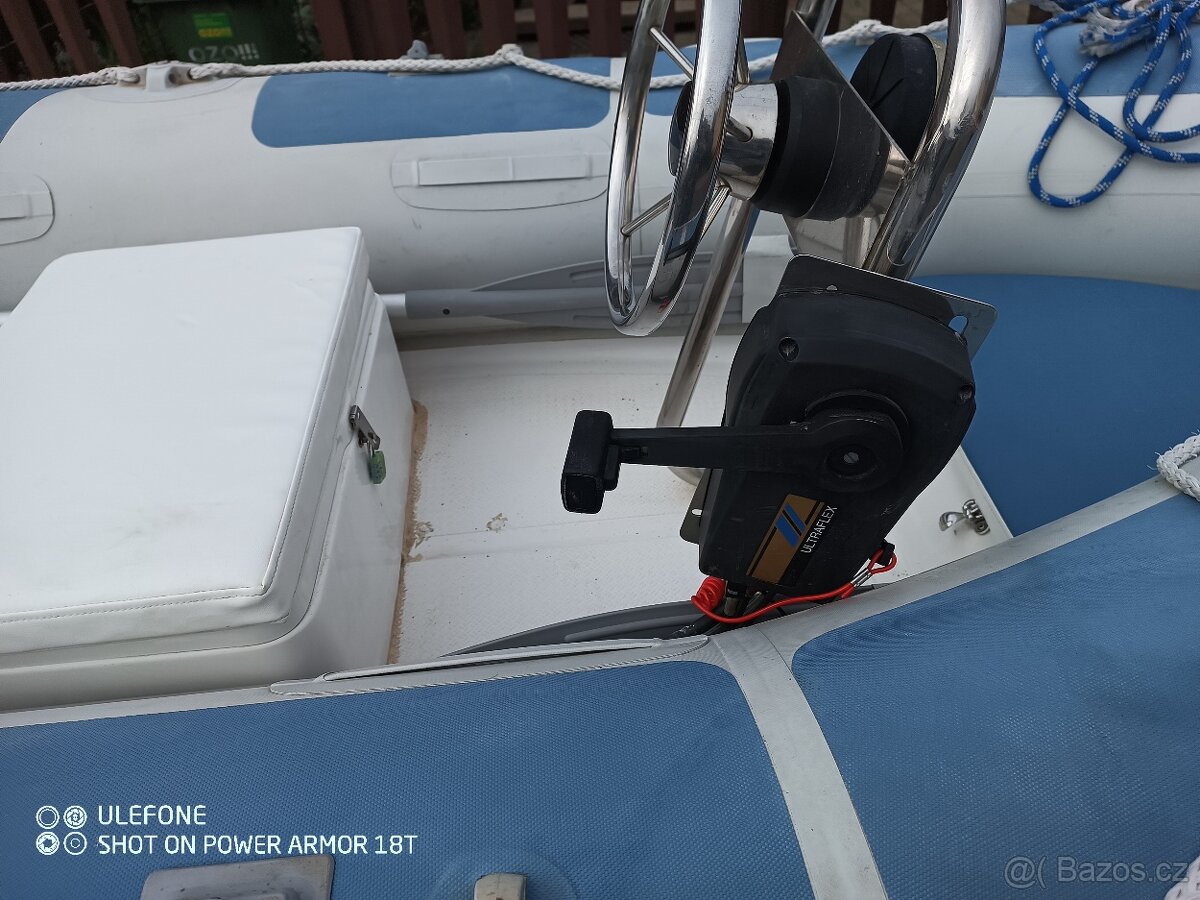 Motorový člun - 2
